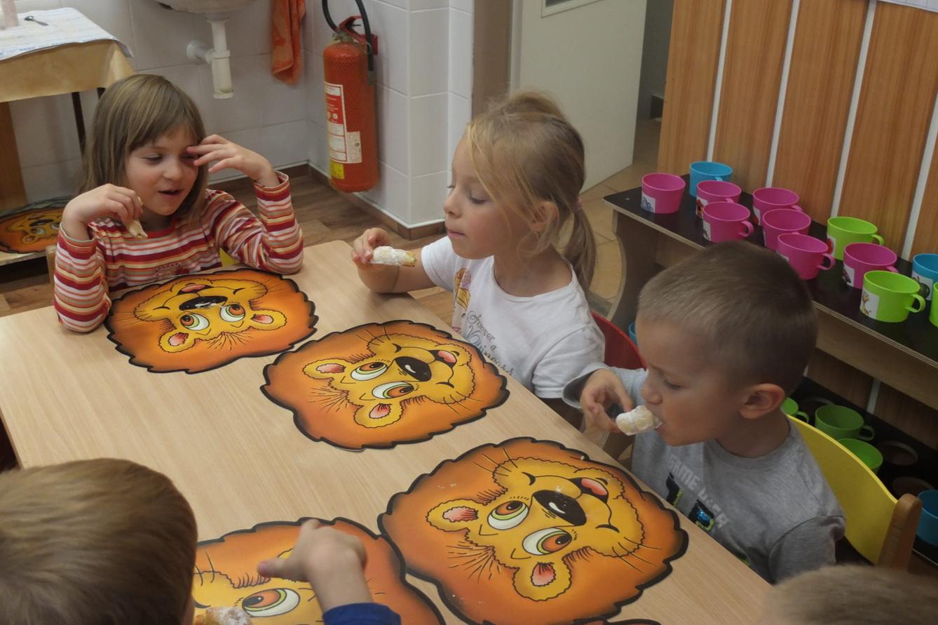 PEČENÍ SVATOMARTINSKÝCH ROHLÍČKŮ - 41