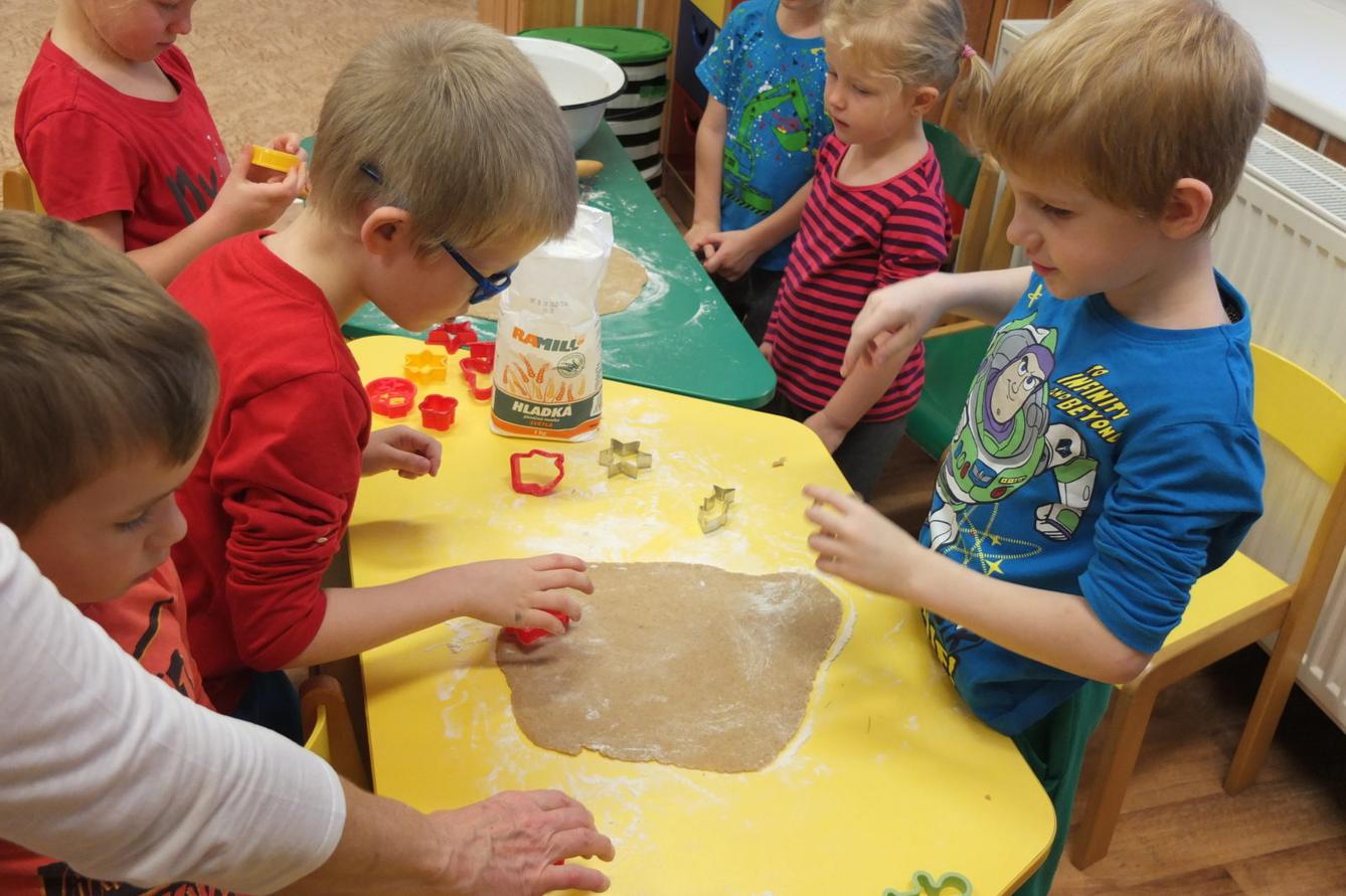 Pečení perníčků - 16