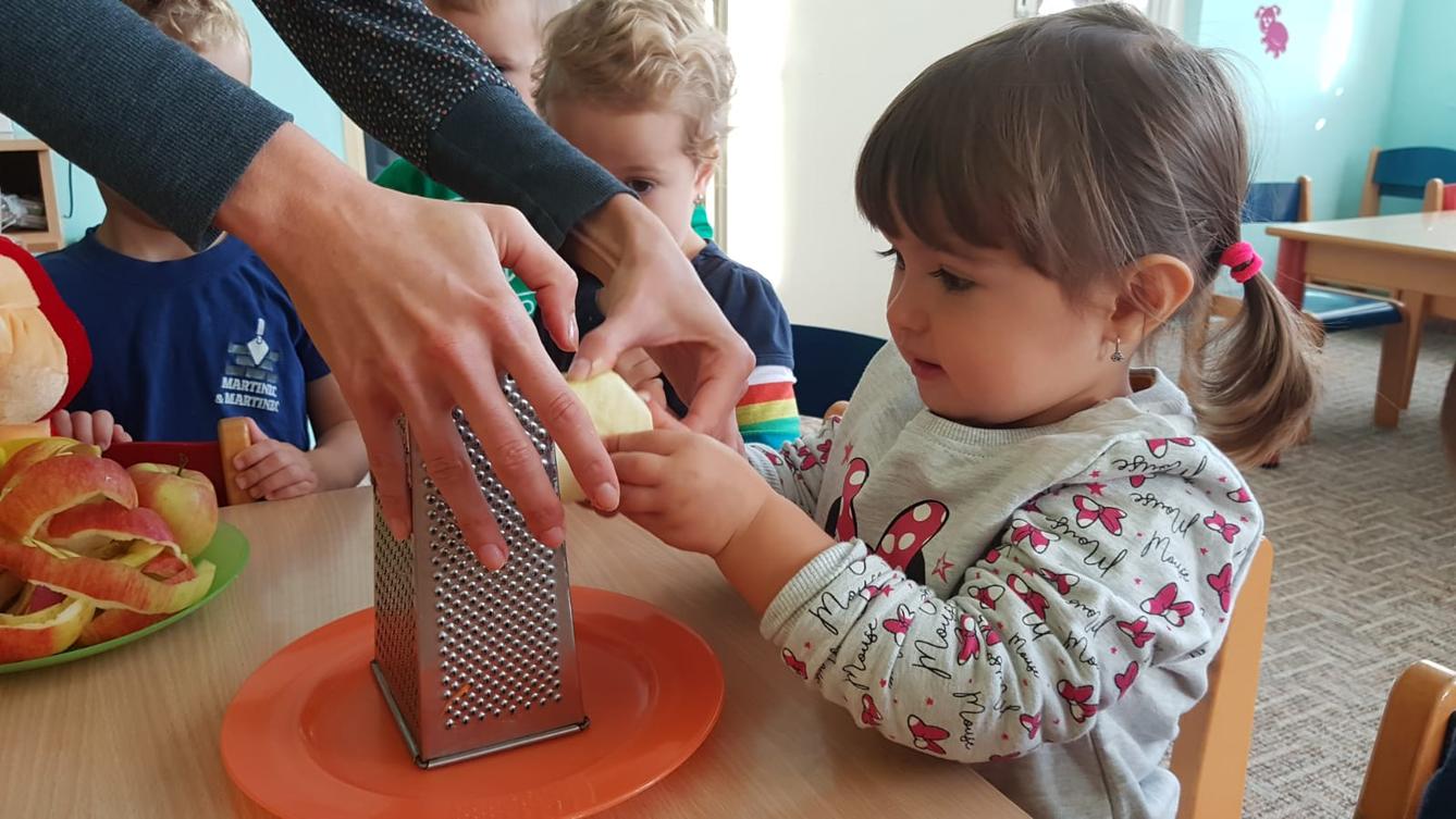 Broučci: "štrůdlíčkování" - 4