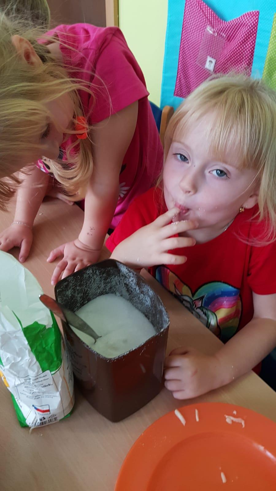 Broučci: "štrůdlíčkování" - 16