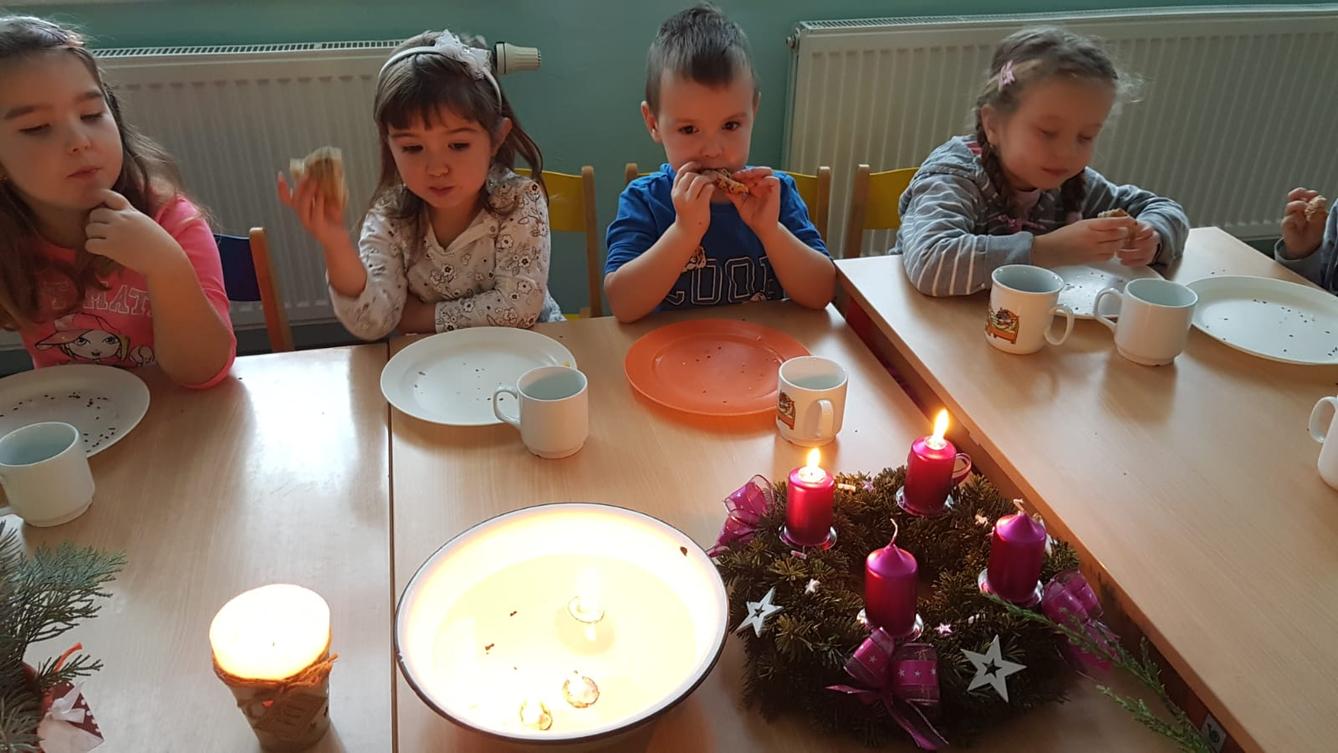 Broučci: předvánoční svačinka - 5