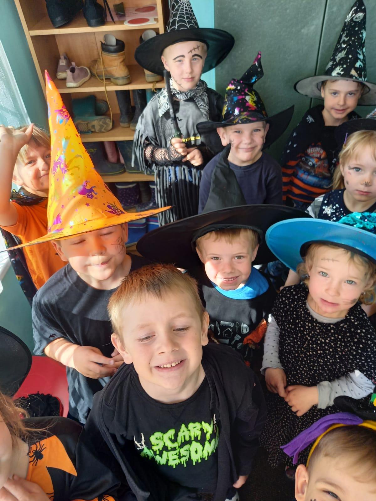 Čarodějnický rej v MŠ :-) - 18