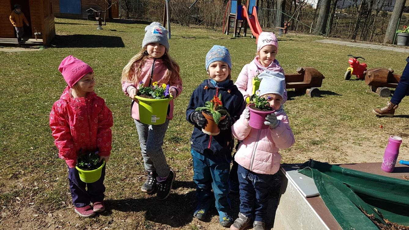 "Sázíme kytičky" :-) - 12