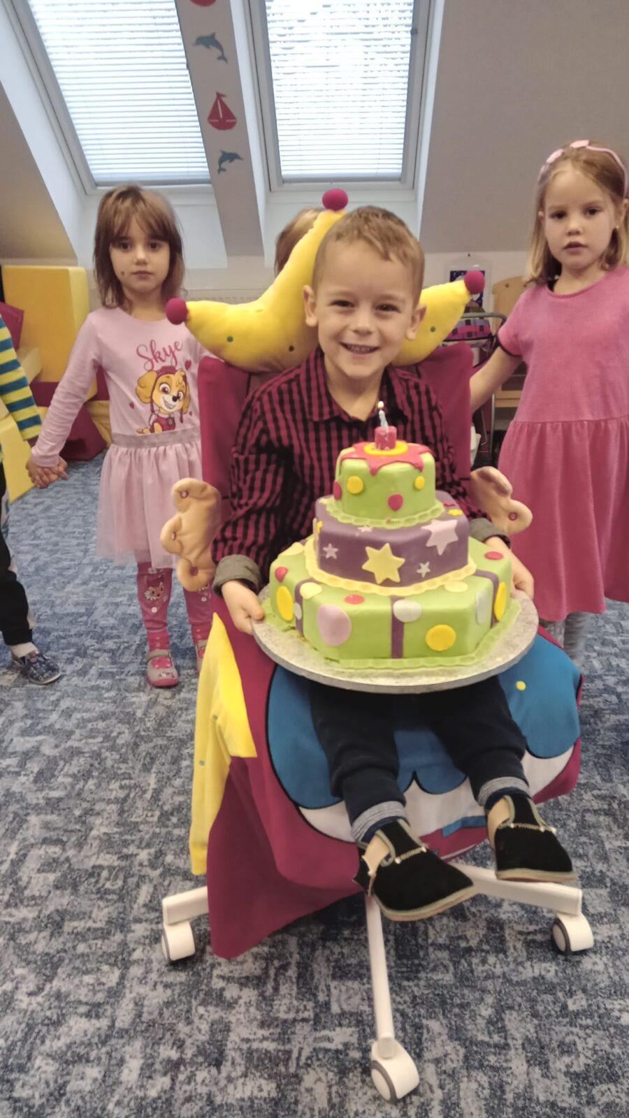 Páťa slaví narozeniny - 2