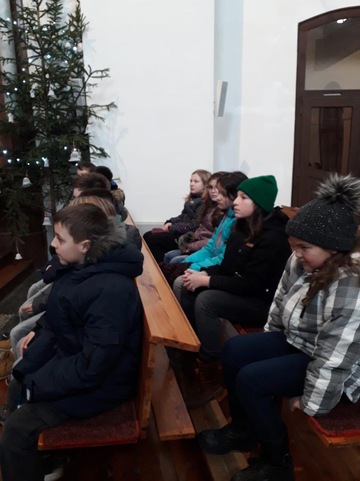 Návštěva místního kostela - 15