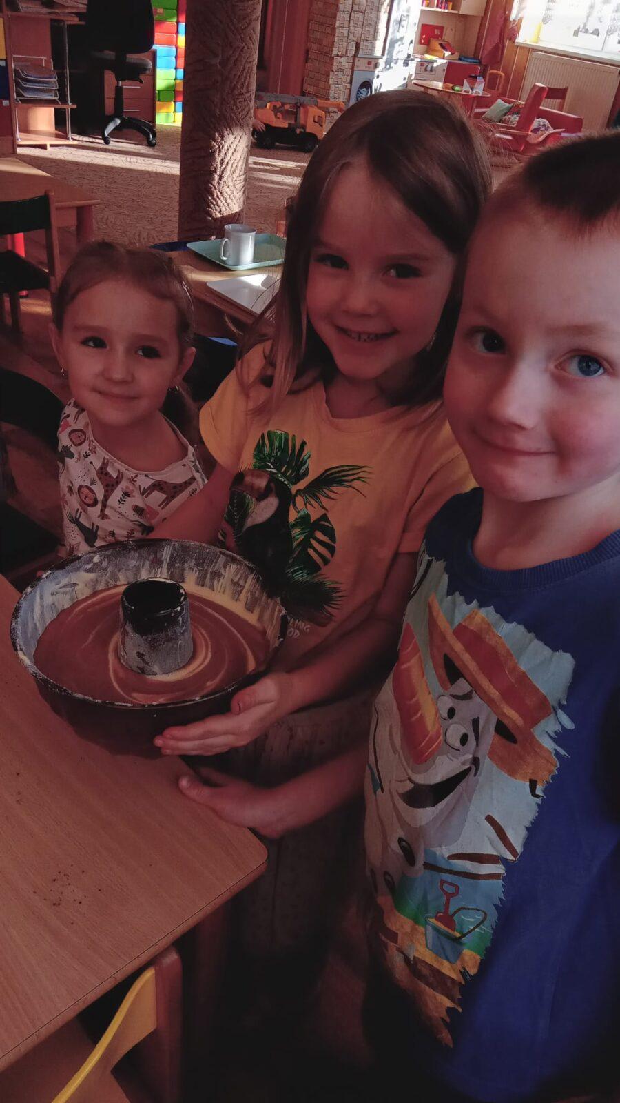 Pohádka o Červené Karkulce aneb jak jsme pekli bábovku... - 14