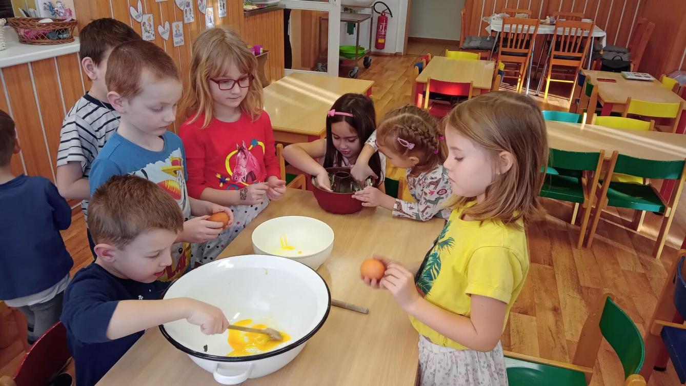 Pohádka o Červené Karkulce aneb jak jsme pekli bábovku... - 17