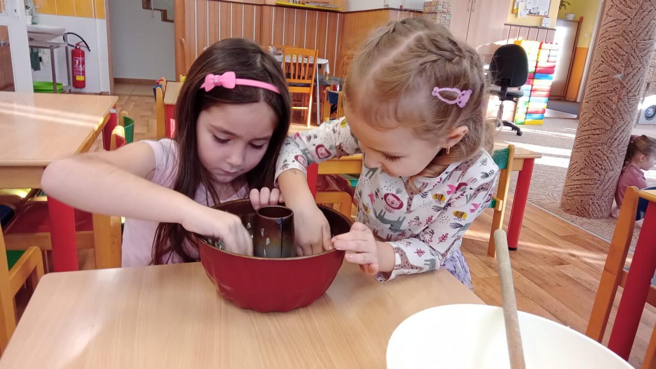 Pohádka o Červené Karkulce aneb jak jsme pekli bábovku... - 19