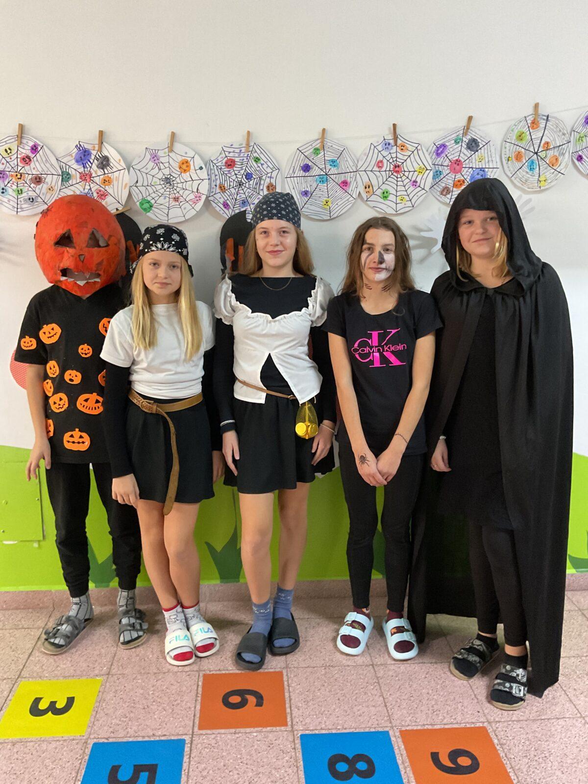 HALLOWEENSKÝ DEN - 15