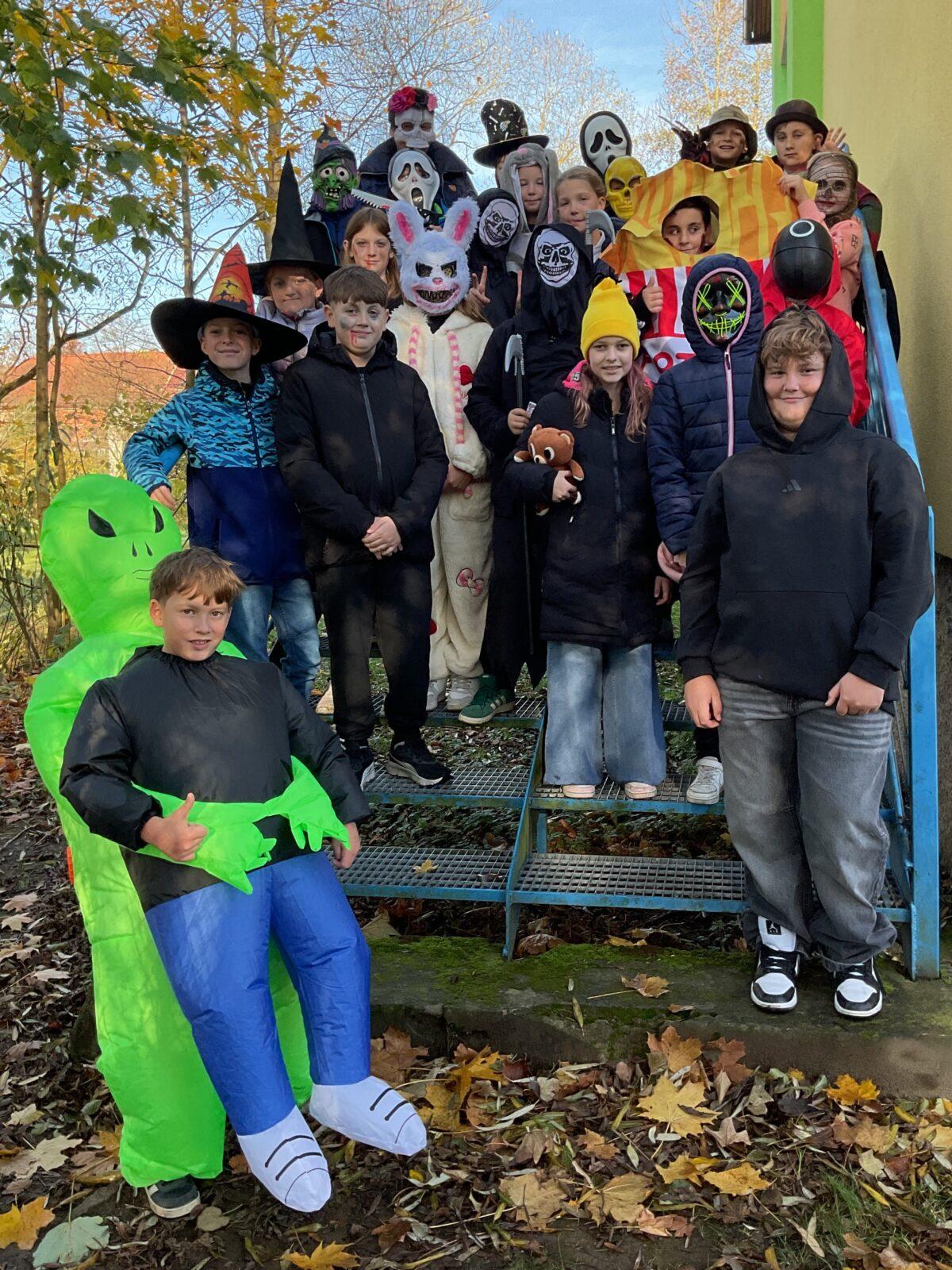 HALLOWEENSKÝ DEN - 13