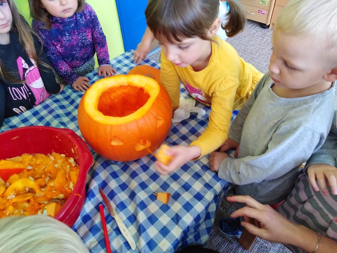 Broučci: "Dýňohrátky" - 16