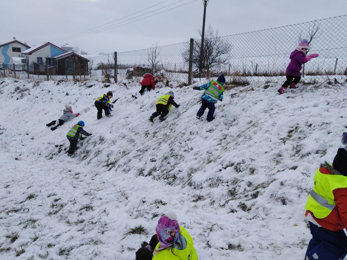 Broučci: konečně sníh!!!:-) - 7