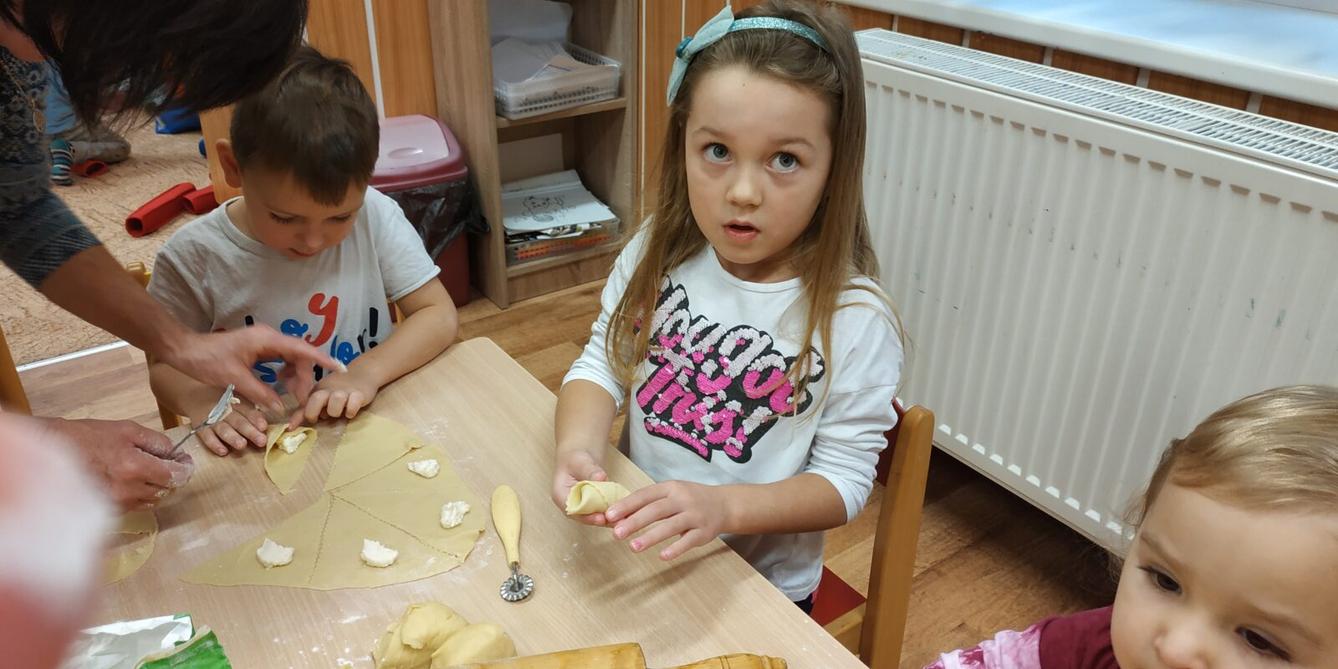 Pečení svatomartinských rohlíčků - 15