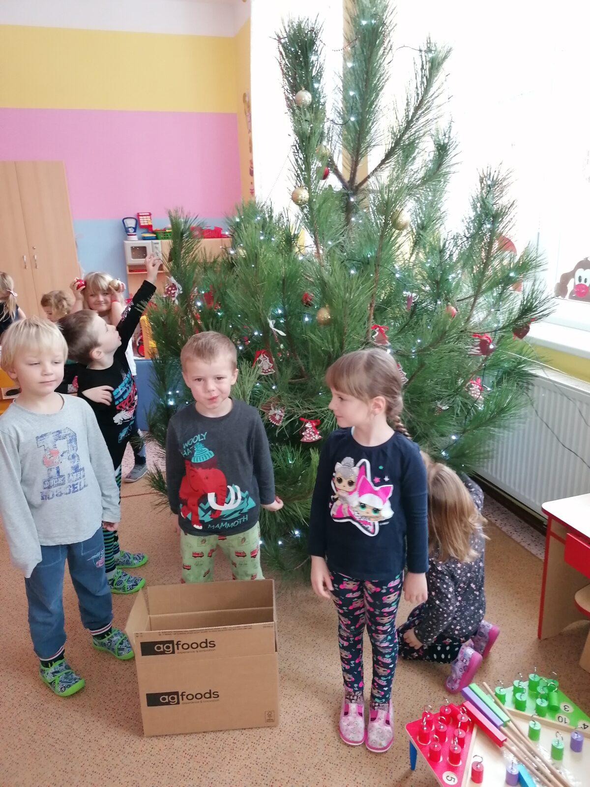 "Odstrojujeme stromeček" - 1