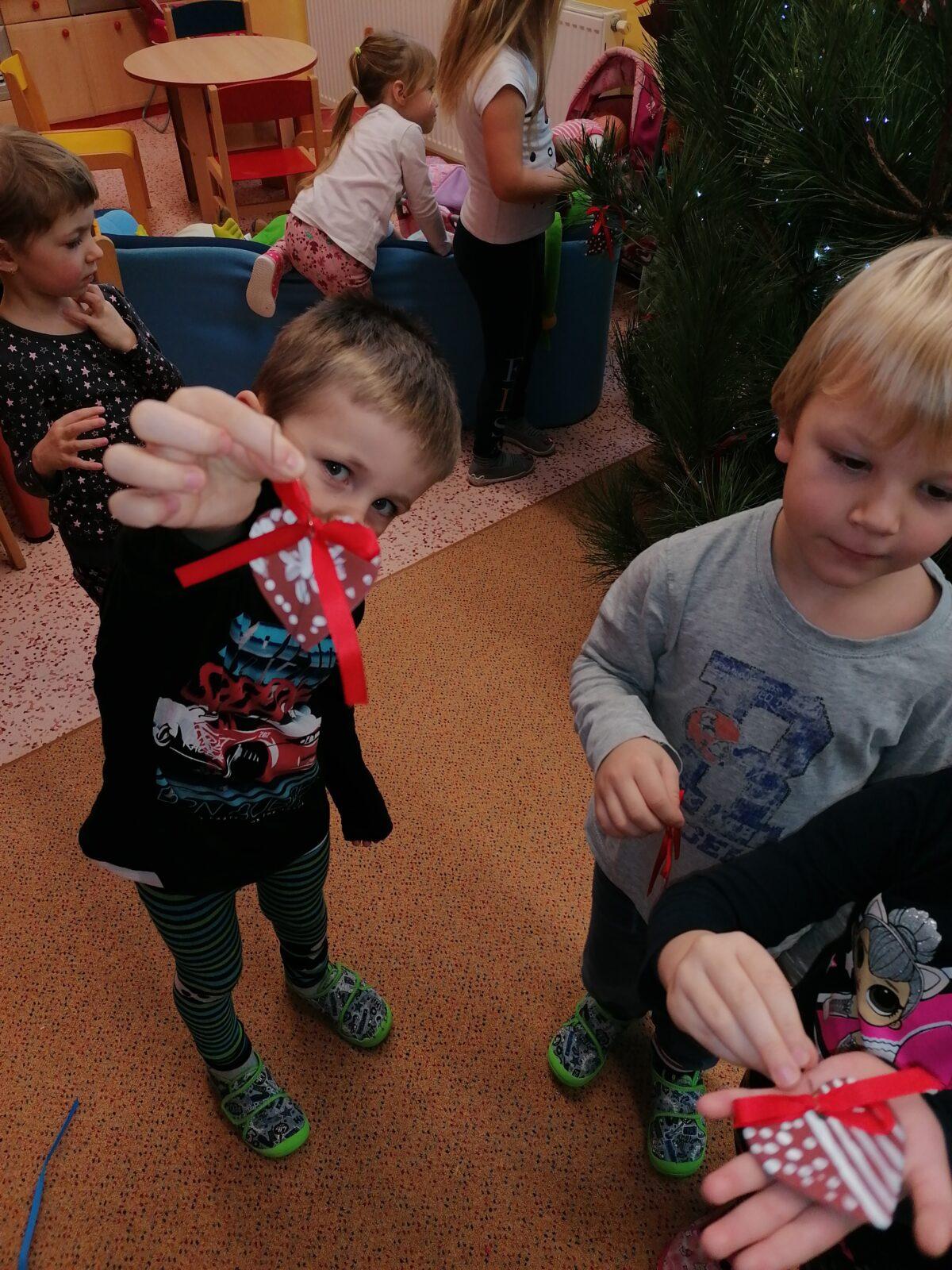 "Odstrojujeme stromeček" - 8