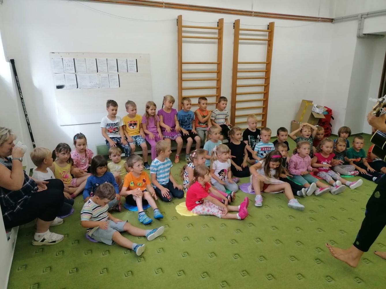 Divadélko "U DVOU SLUNCÍ" - 11