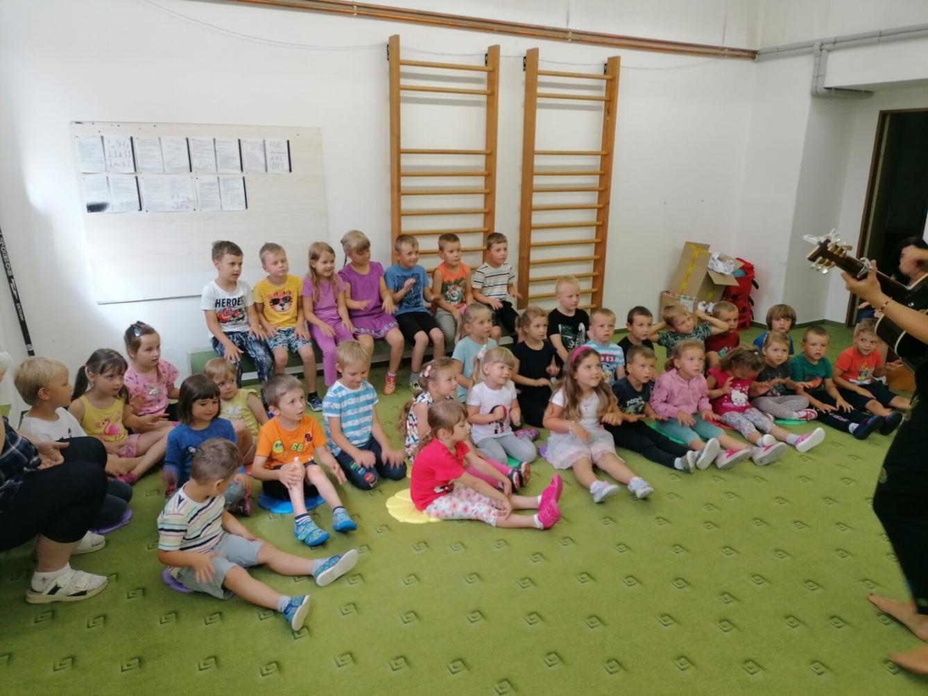 Divadélko "U DVOU SLUNCÍ" - 12