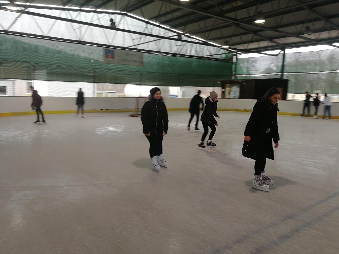 Osmáci a deváťáci na ledě - 31.1. - 6