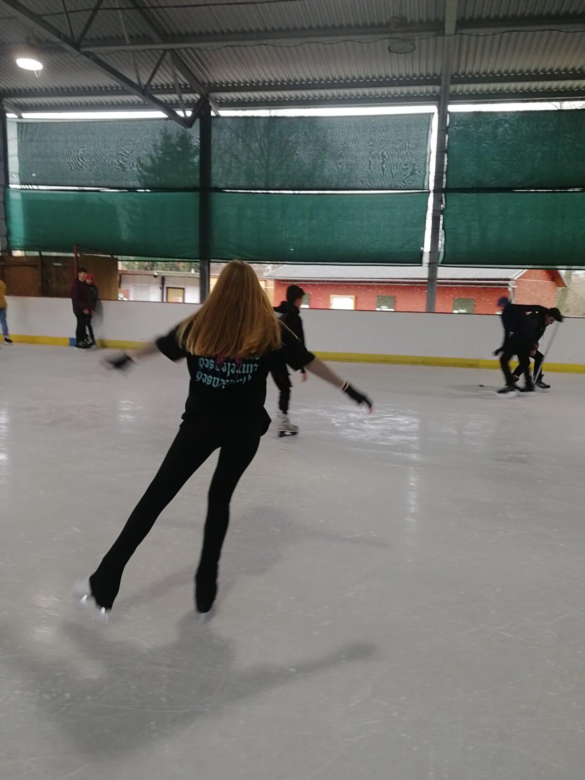 Osmáci a deváťáci na ledě - 31.1. - 13