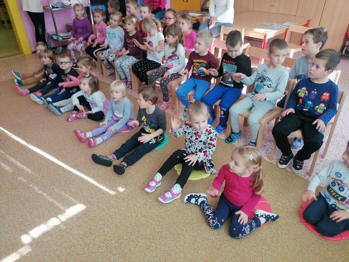 DIVADÉLKO v MŠ - "O Nanynce" - 9