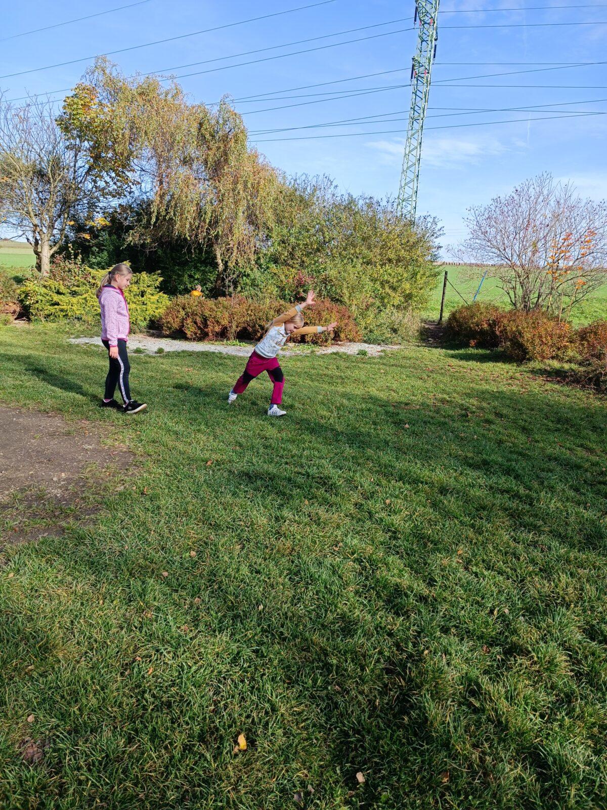 TLAPKY - říjen - 82