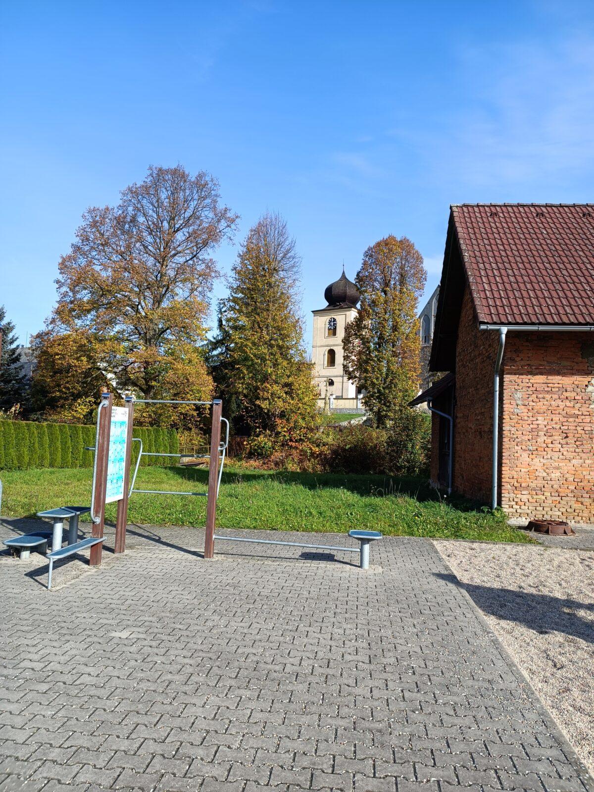 TLAPKY - říjen - 92