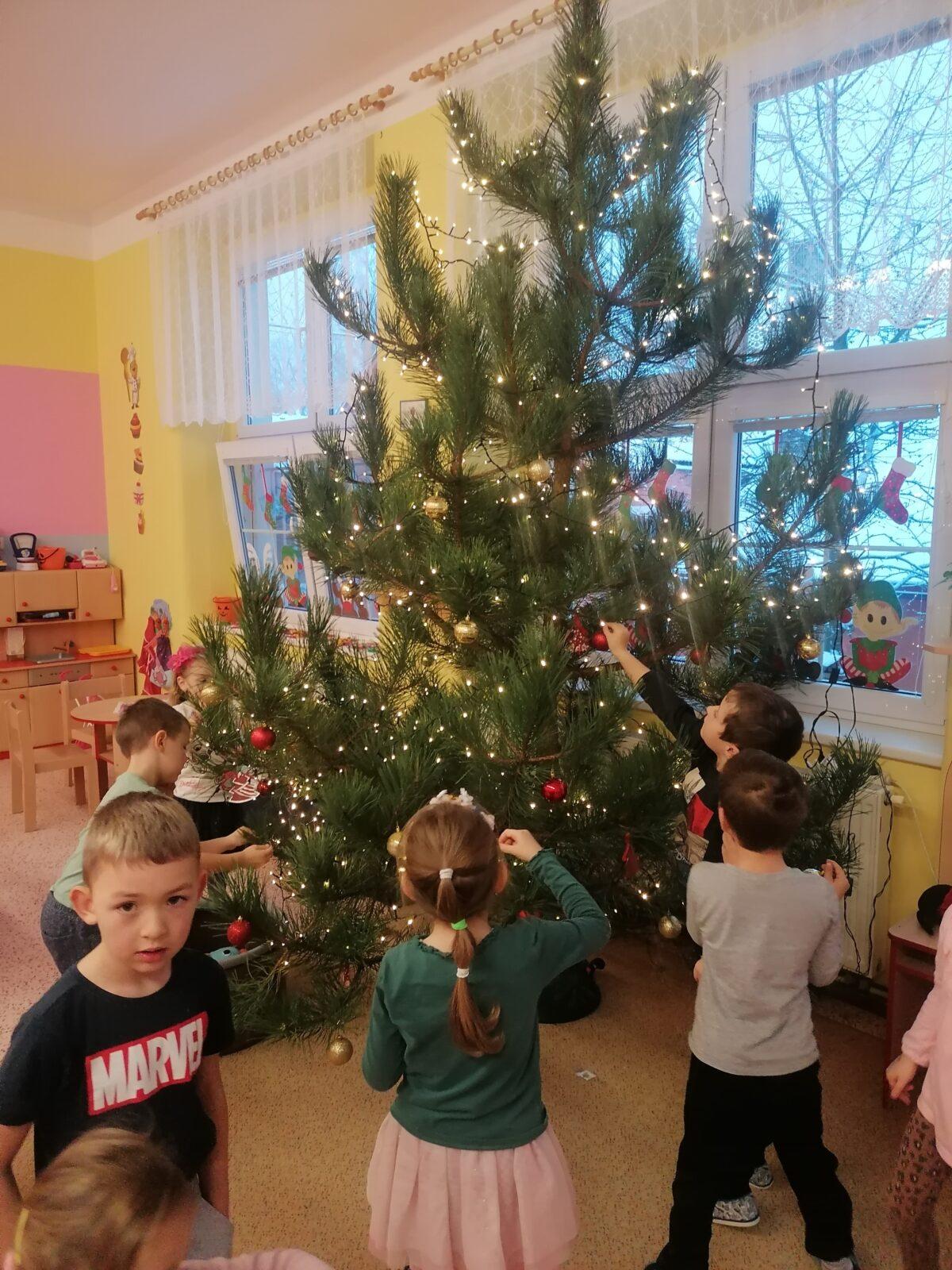 Prosinec ve školce :-) - 97