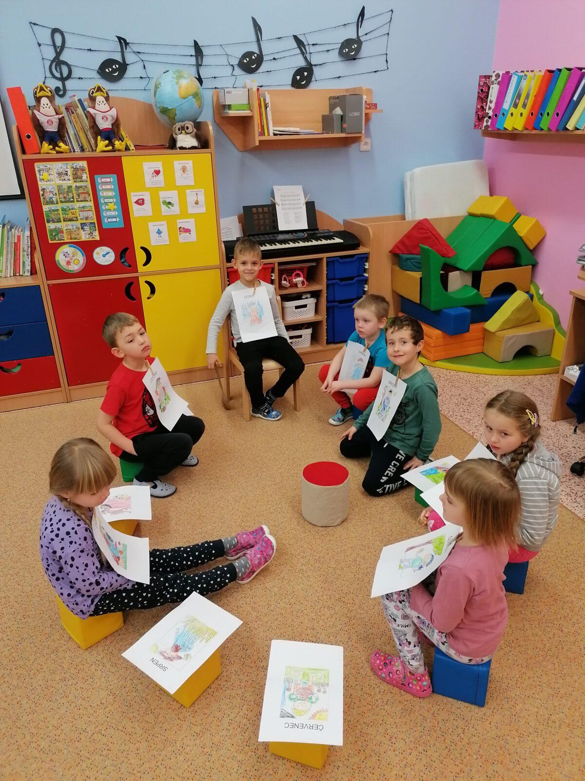 Sovičky hrají pohádku: "O DVANÁCTI MĚSÍČKÁCH" :-) - 1