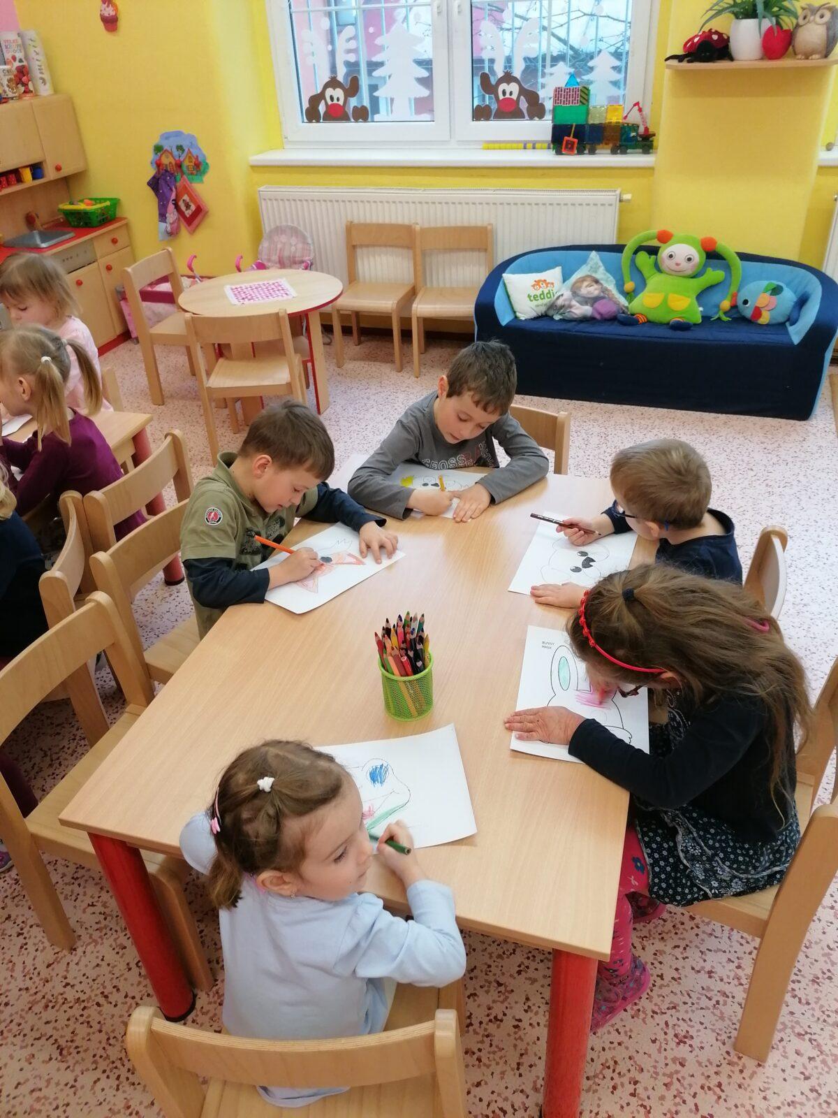 Přípravy na karneval :-) - 12