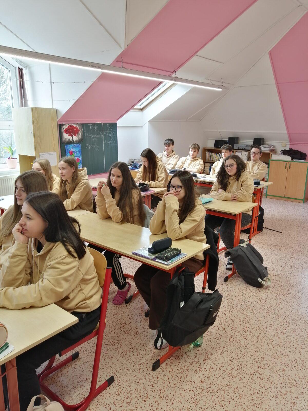 "Vybarvená" 9.B - 1