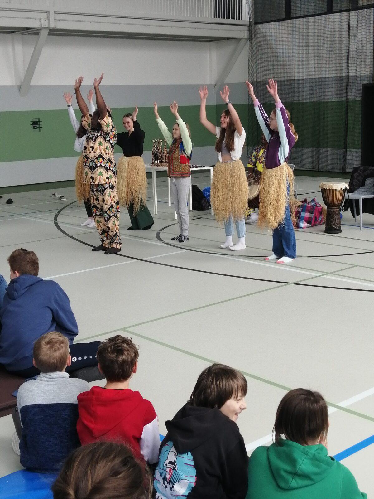 Návštěva hudební skupiny Emongo z Konga - 6