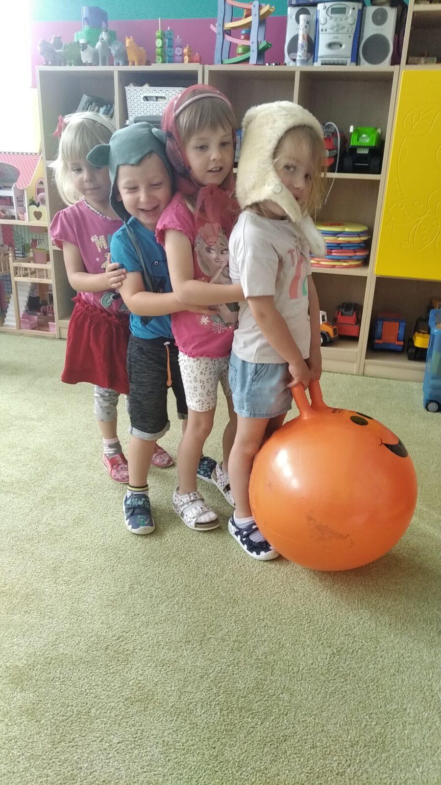 broučci: ,,Z POHÁDKY DO POHÁDKY“ - 14