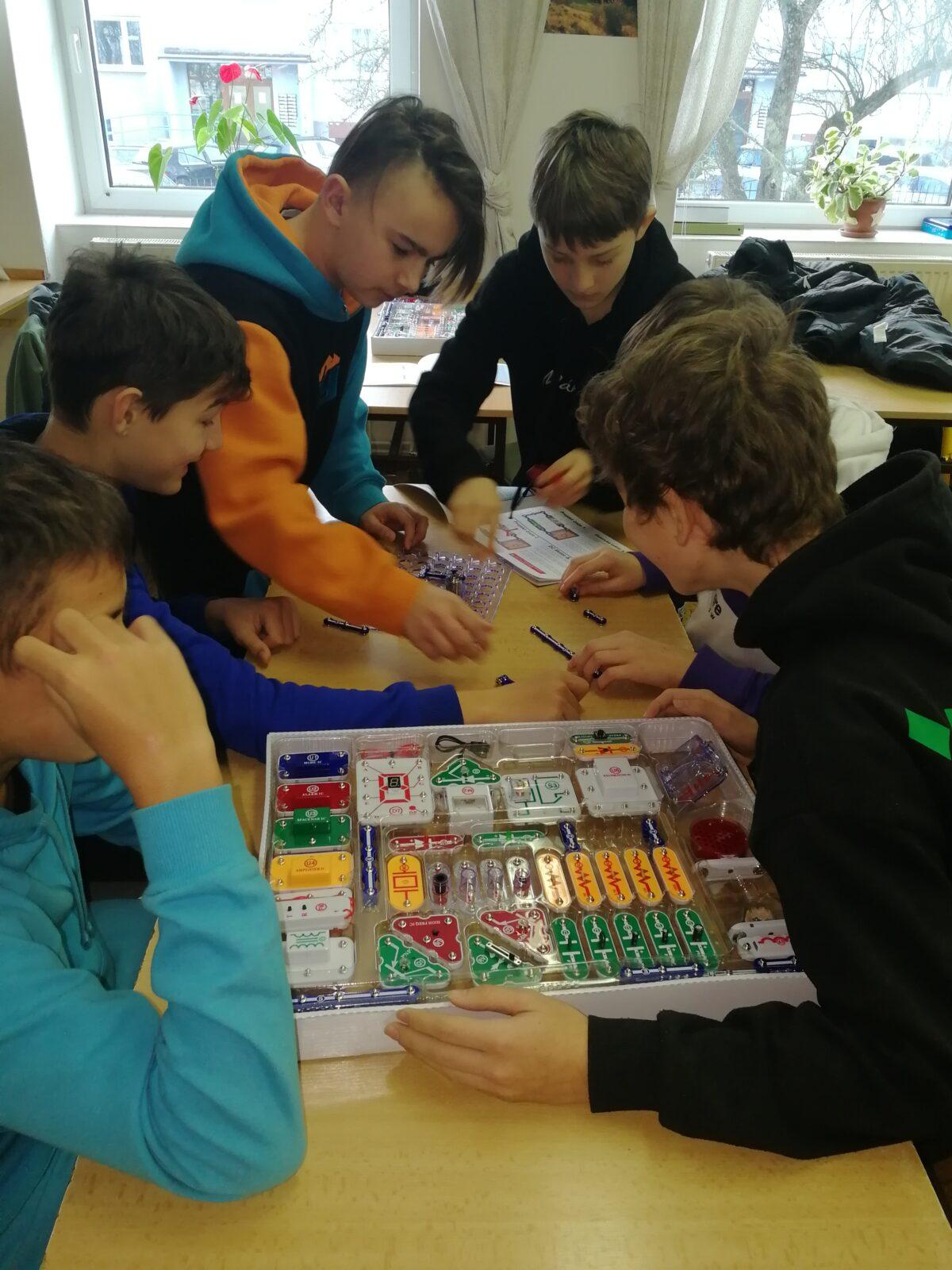 TECHNOhrátky ve Vysokém Mýtě - 8.třídy - 1