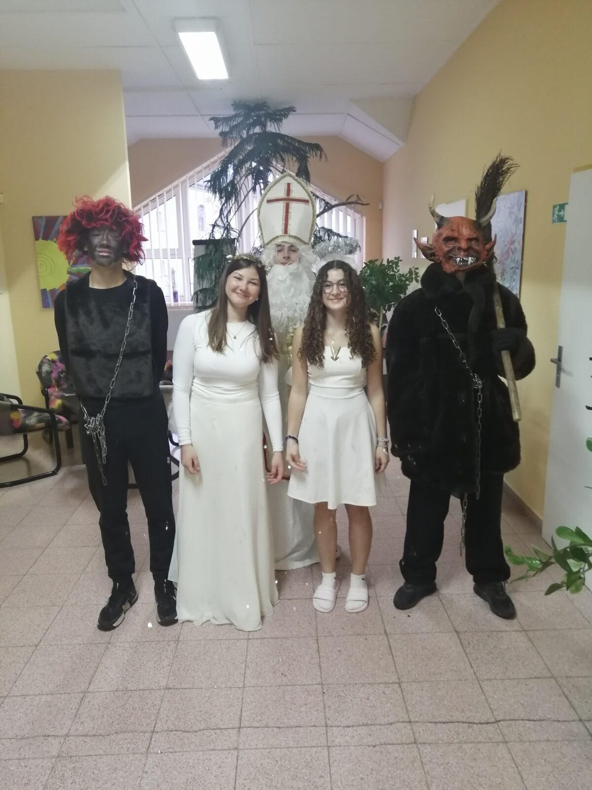Mikuláš, andělé a čerti ve škole - 1