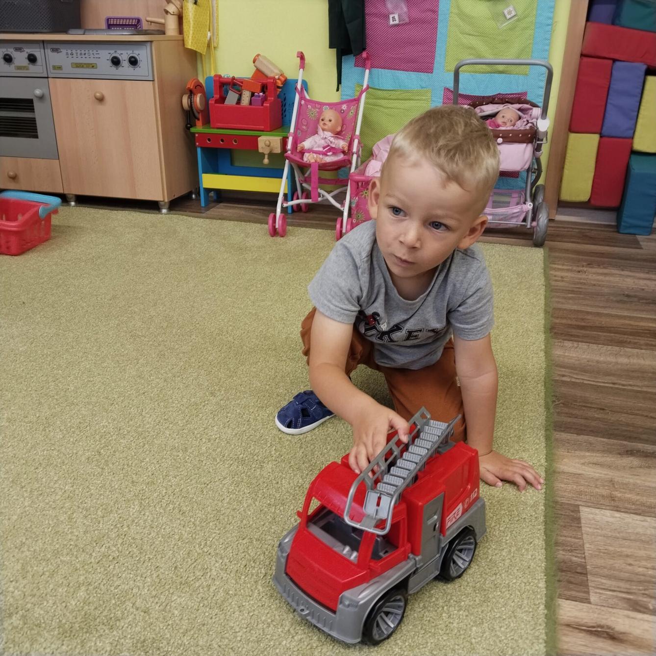 BROUČCI - VŮNĚ JABLÍČKA - 26