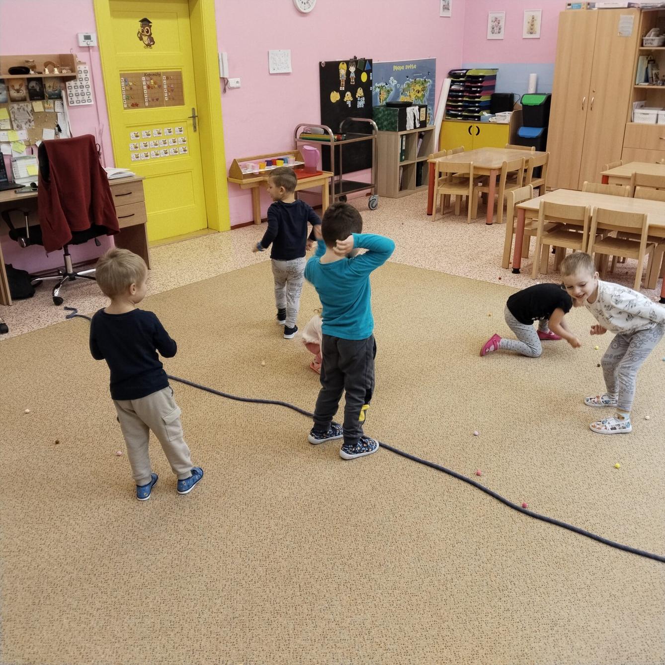 BROUČCI - VŮNĚ JABLÍČKA - 38