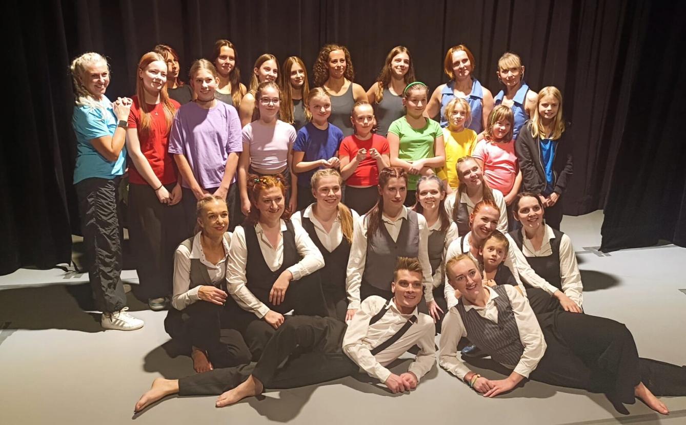 22. 11. Tanc-IK jako host celovečerního představení - 6