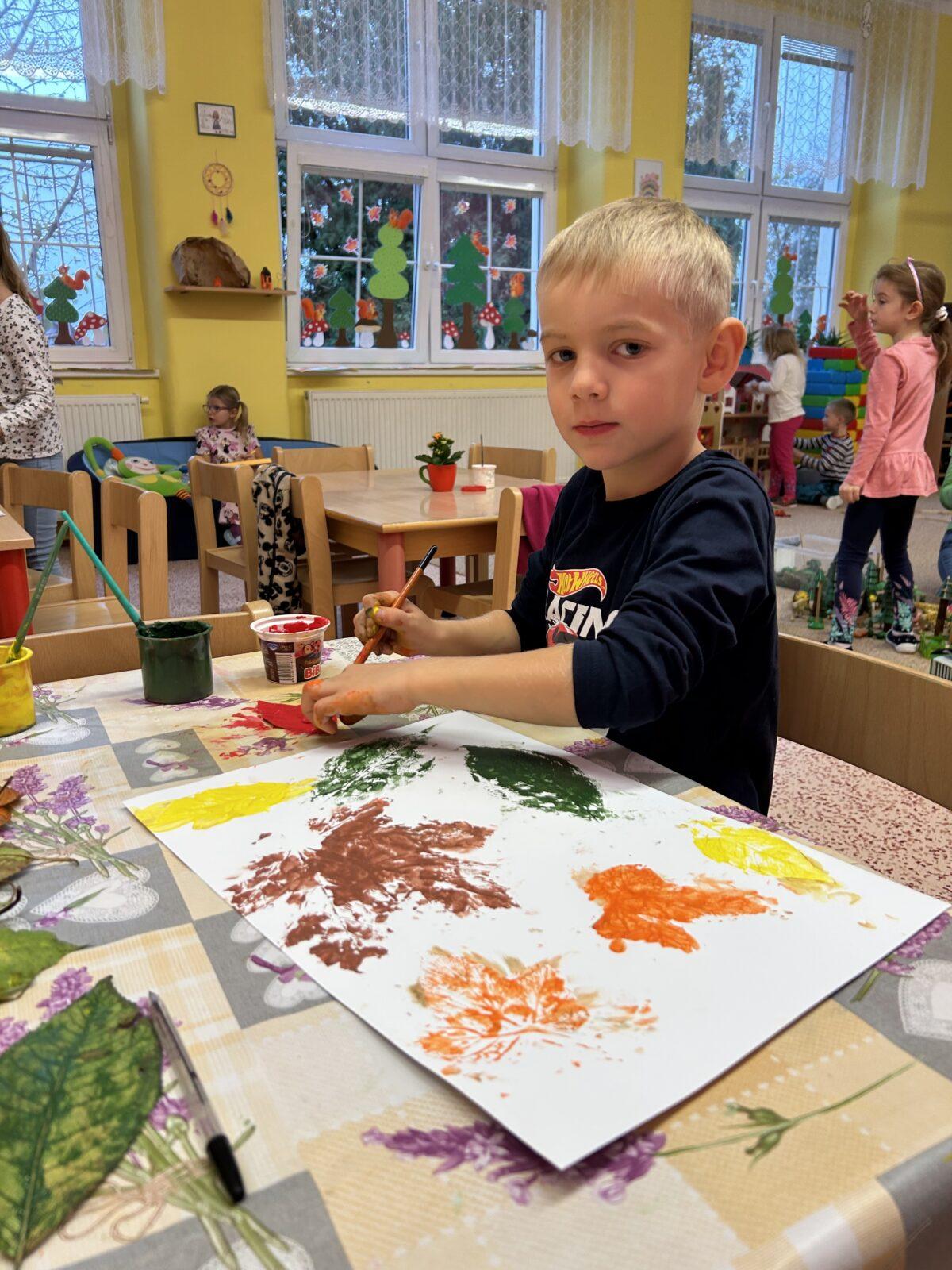 SOVIČKY: LISTÍ ŽLOUTNE POLETUJE - 23