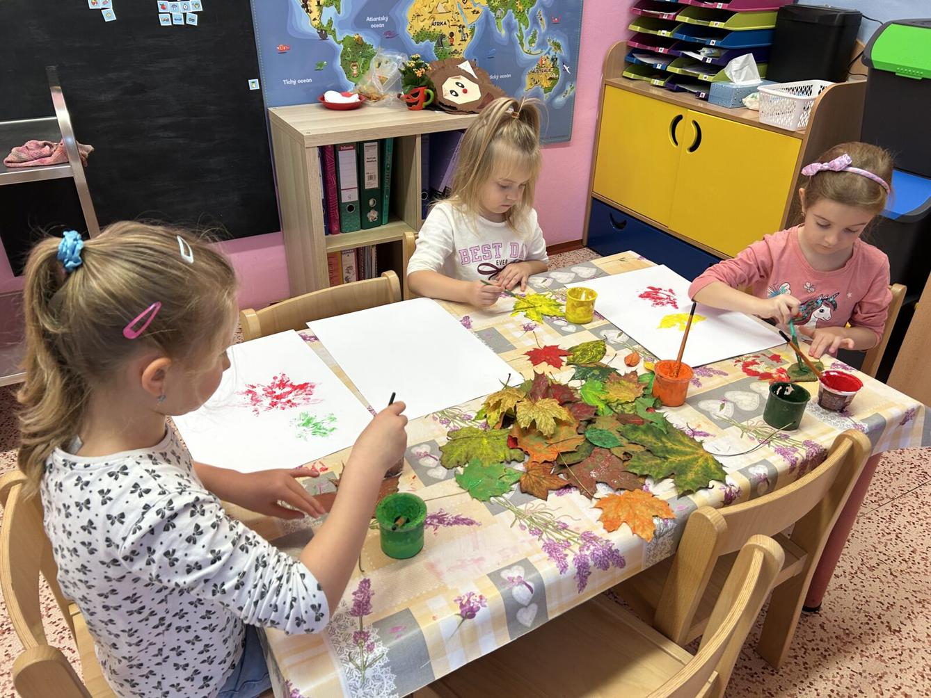 SOVIČKY: LISTÍ ŽLOUTNE POLETUJE - 28