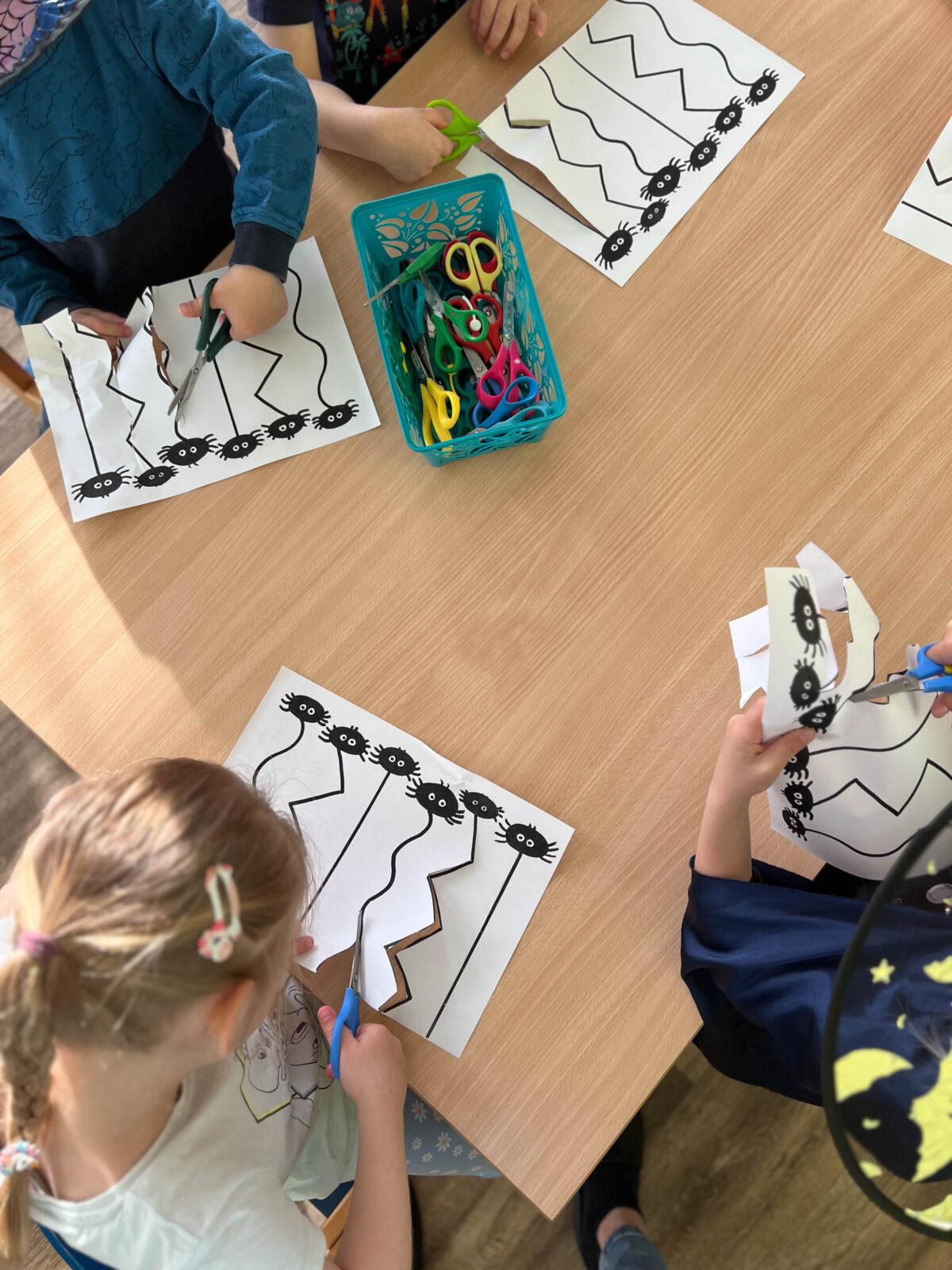 BROUČCI: ,,CO SI BROUKÁ JARNÍ LOUKA" - 29