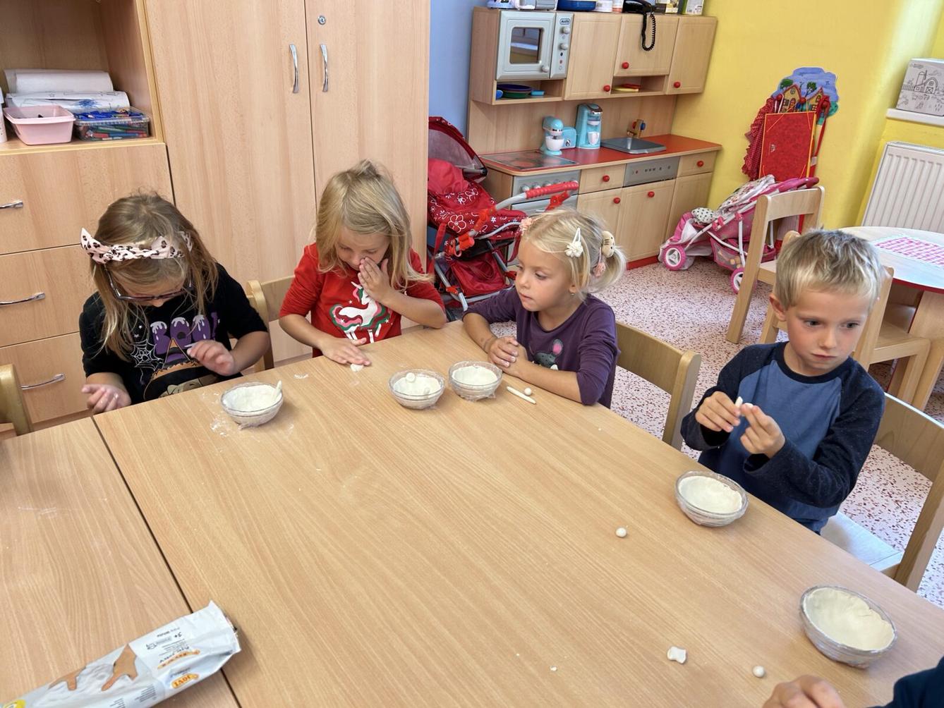 SOVIČKY: ,,ČAS JABLÍČKOVÉ VŮNĚ" - 18