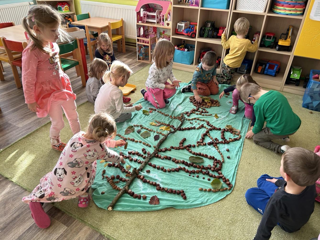 SOVIČKY: LISTÍ ŽLOUTNE, POLETUJE - 40