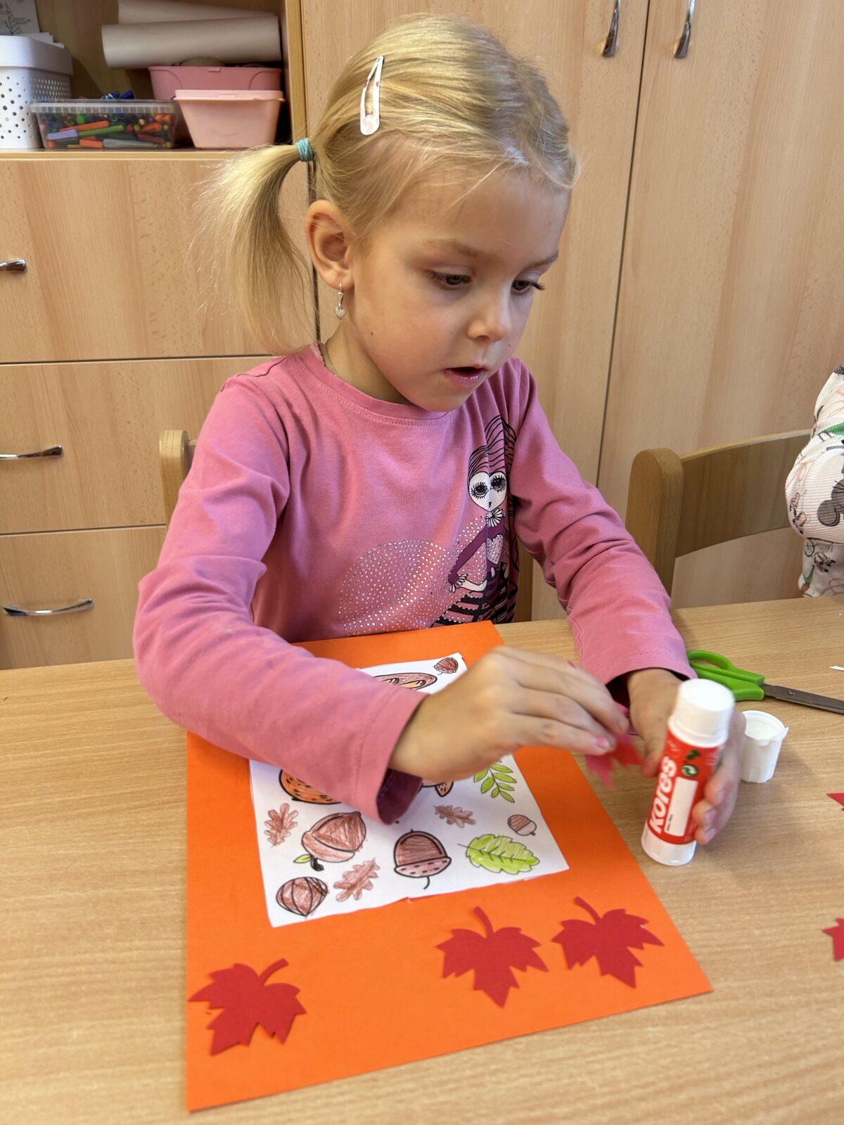 SOVIČKY: LISTÍ ŽLOUTNE, POLETUJE - 55