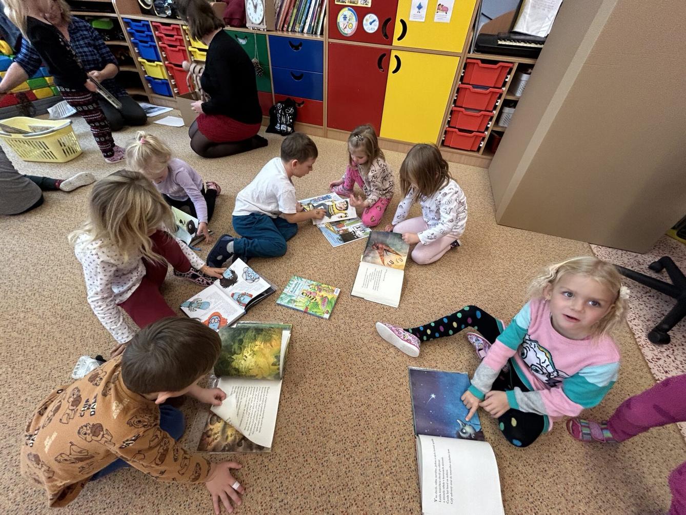 PROGRAM S KNIHOVNICEMI PRO DĚTI - 31