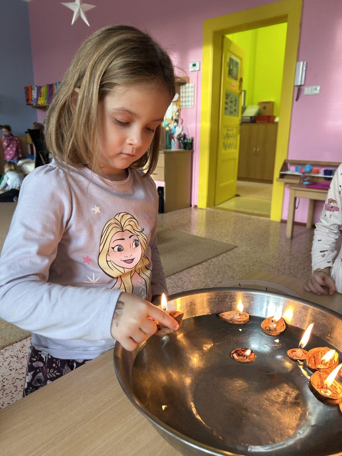 OHLÉDNUTÍ ZA VÁNOCI - 25