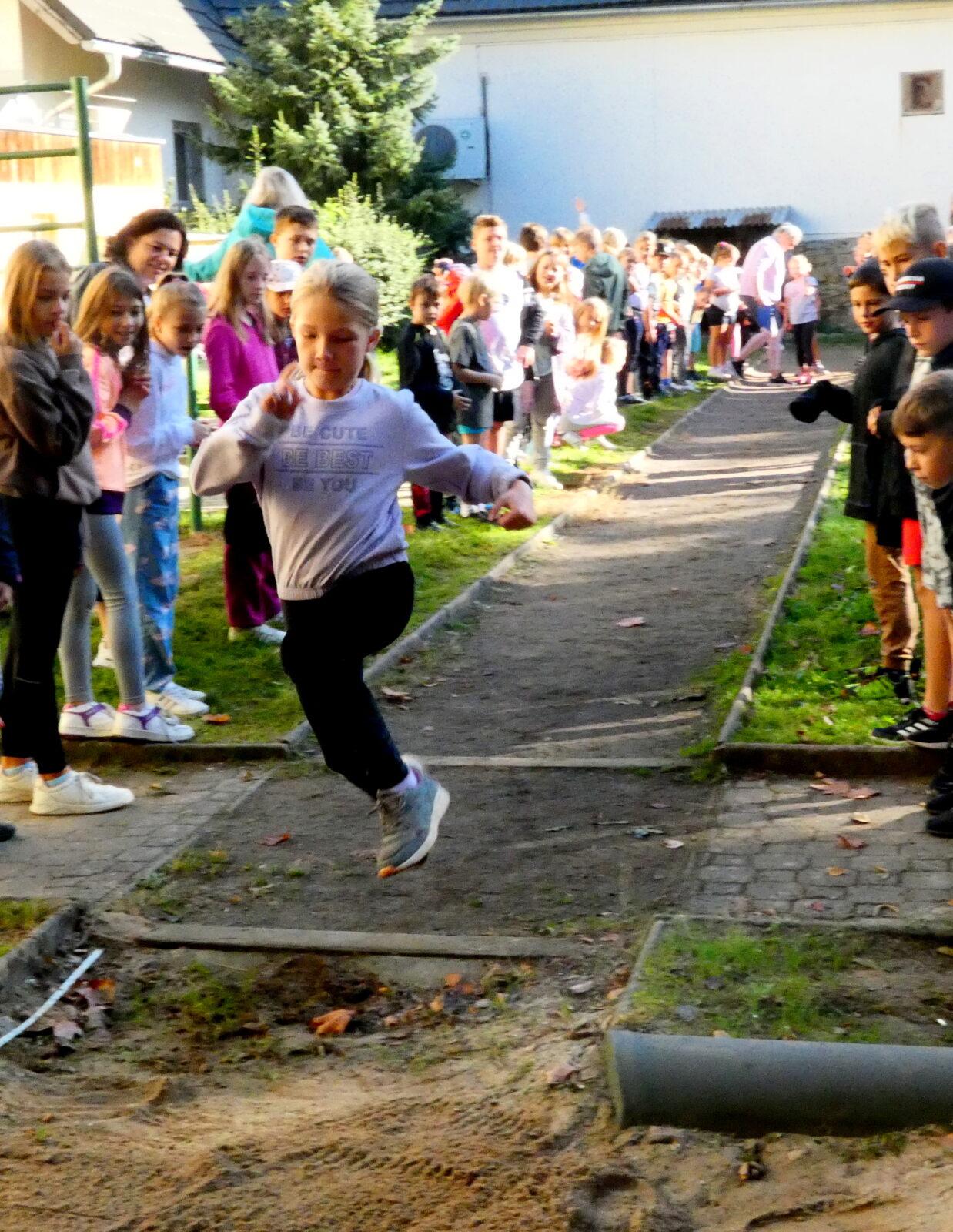 Žabák - soutěž ve skoku dalekém - 3