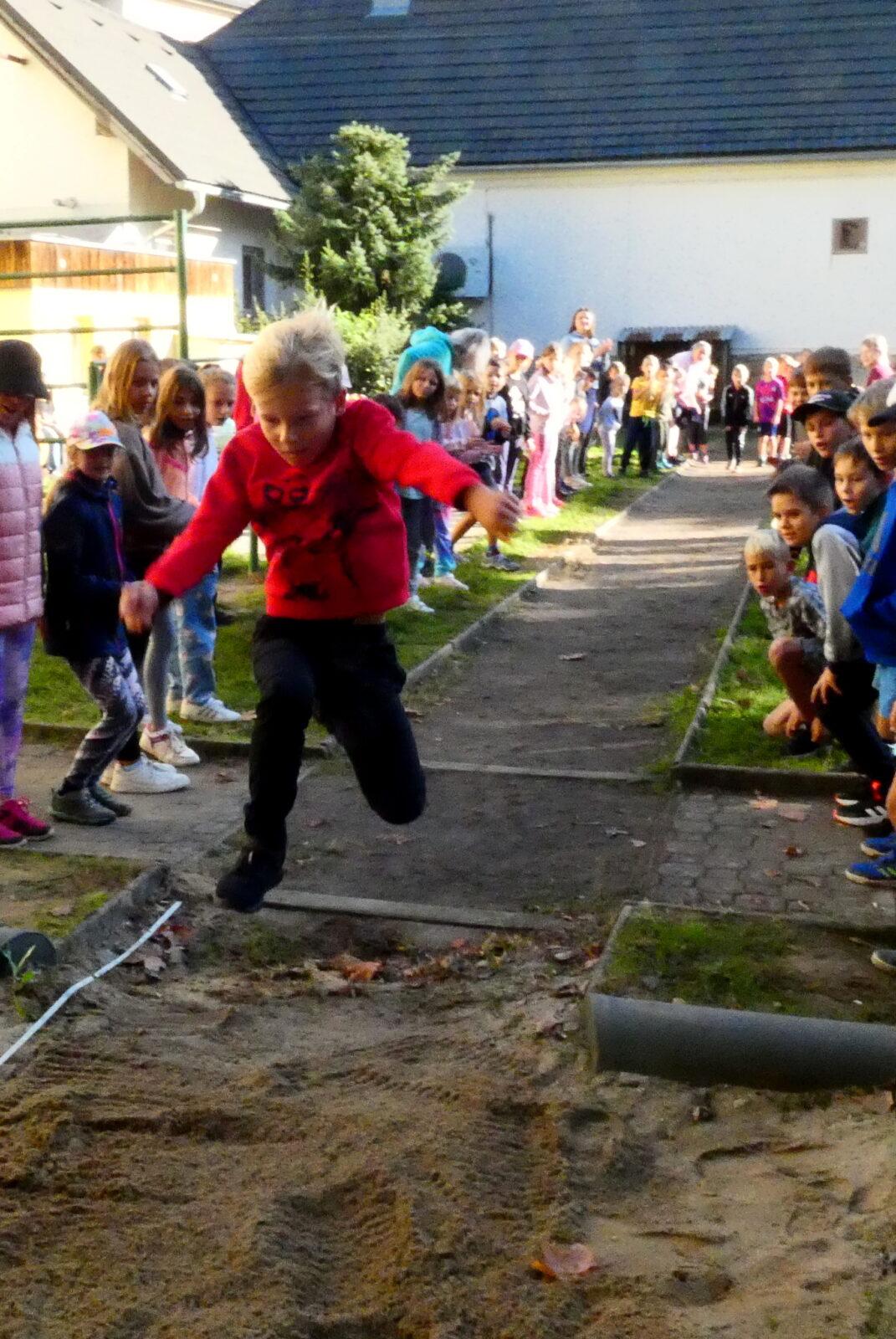 Žabák - soutěž ve skoku dalekém - 7