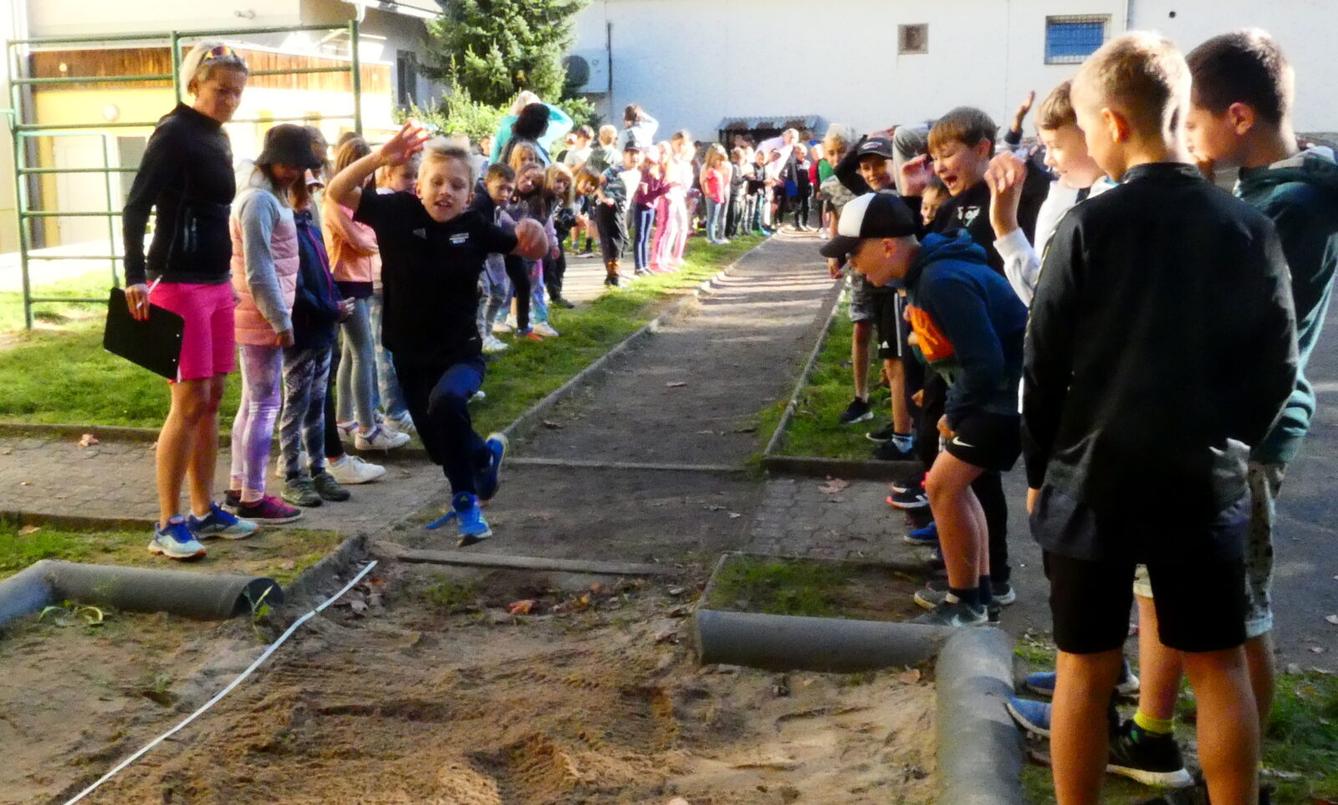 Žabák - soutěž ve skoku dalekém - 11