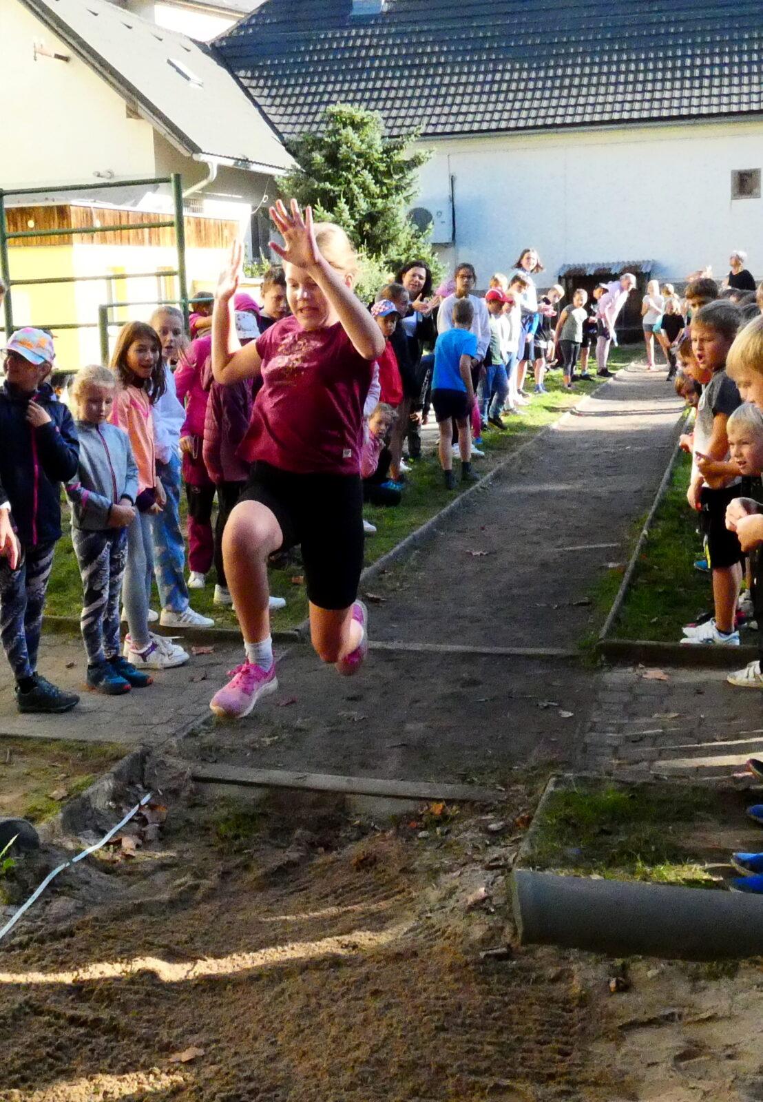 Žabák - soutěž ve skoku dalekém - 13