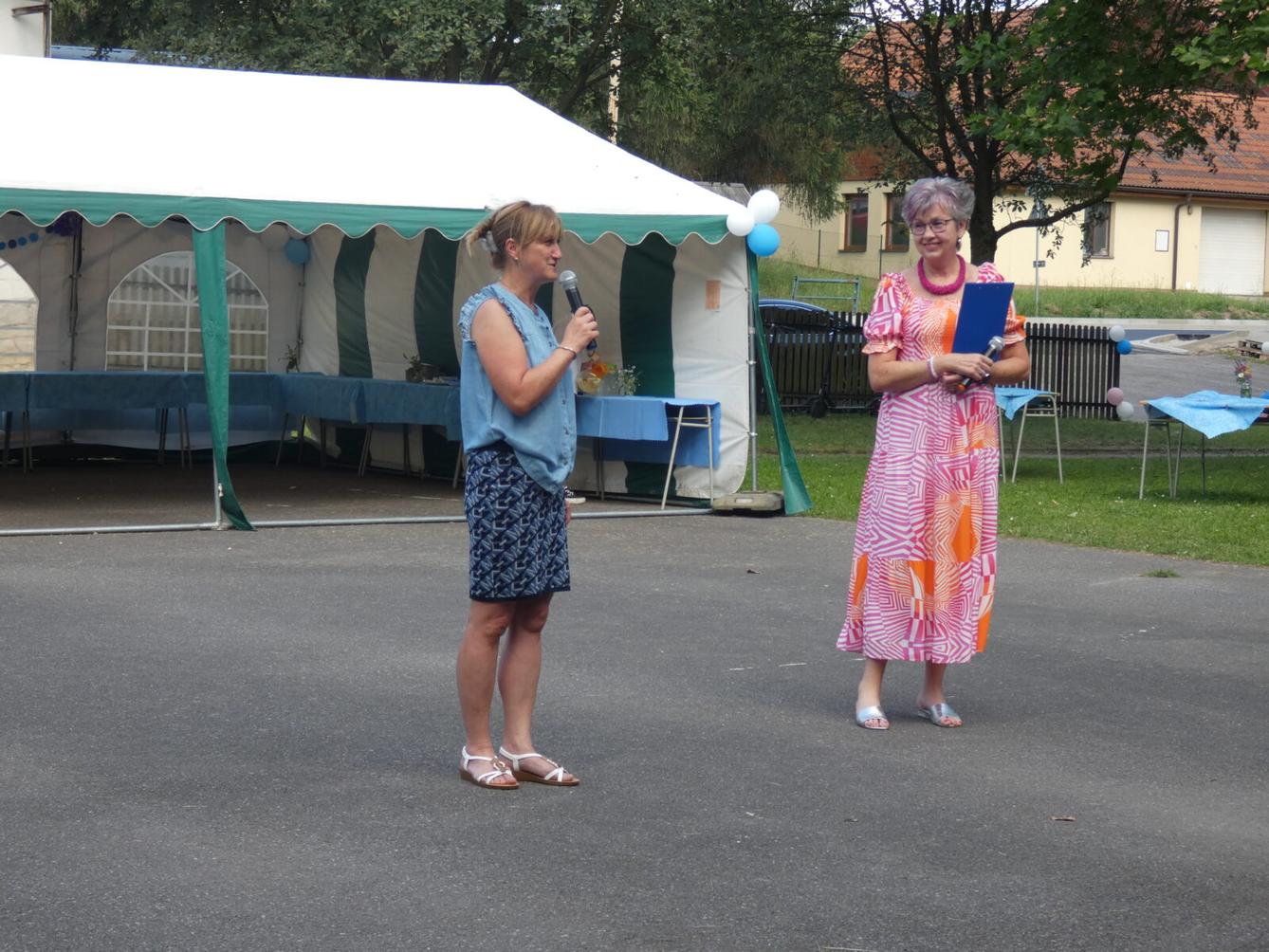 Loučení s deváťáky - zahradní slavnost - 2